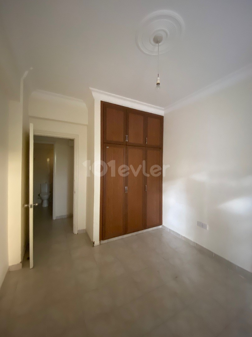 3+1 FLAT FOR SALE WITH GARDEN WITH WALKING DISTANCE TO MACCARA SHOP