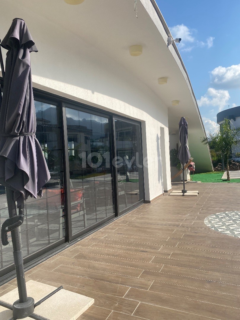 ✔️PRIVATE JACUZZI UND BBQ ✔️GEMEINSAMER POOL, GYM UND CAFE ❗️VOLLSTÄNDIG MÖBLIERT ZU VERKAUFEN, OHNE MÖBEL