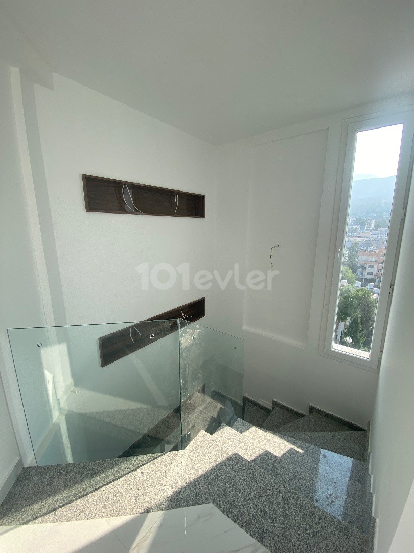 2+1 DUPLEX, BRANDNEUES PENTHOUSE !  ** 