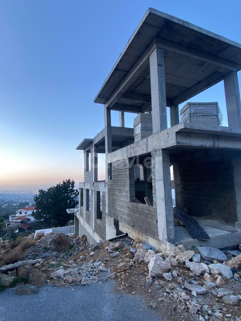 MEER- UND BERGBLICK AUF JEDER ETAGE! IN UNSEREM SPEZIALPROJEKT GIBT ES NUR 4 VILLEN, DIE SIE VOR ORT BESEHEN MÜSSEN. ❗️ FÜR LEBENSSTILSUCHER ❗️