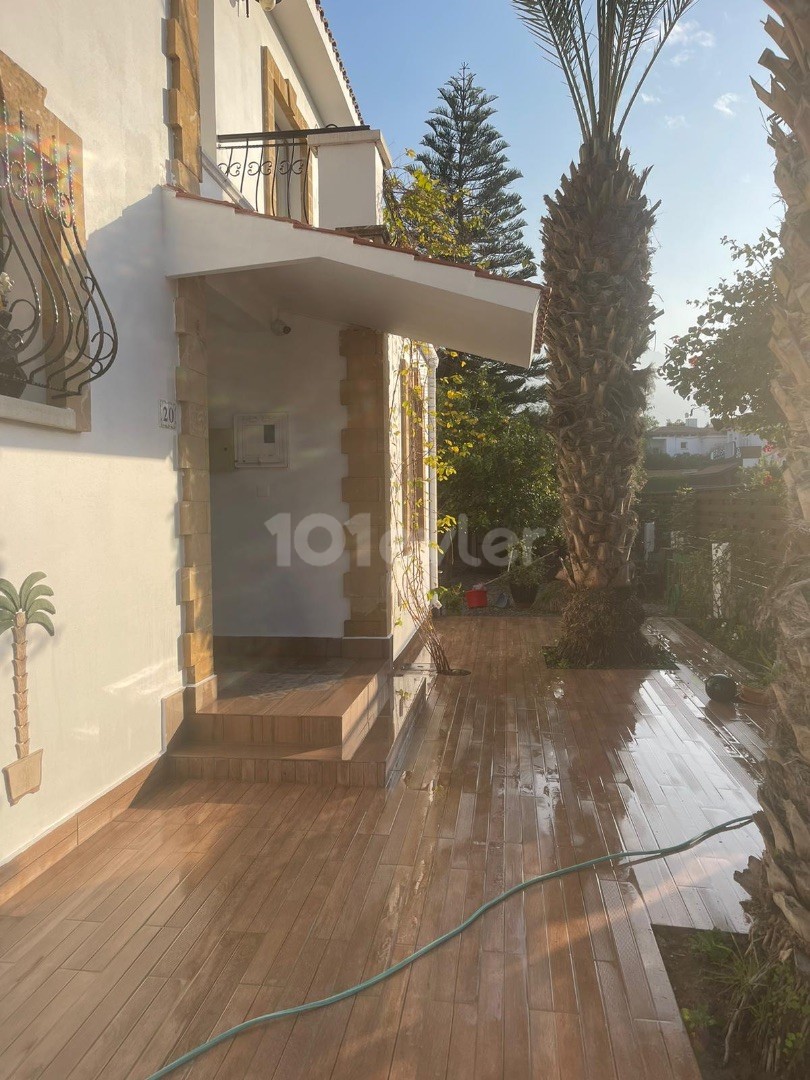 LUXUSVILLA MIT 4+1 POOL IN OZANKOY