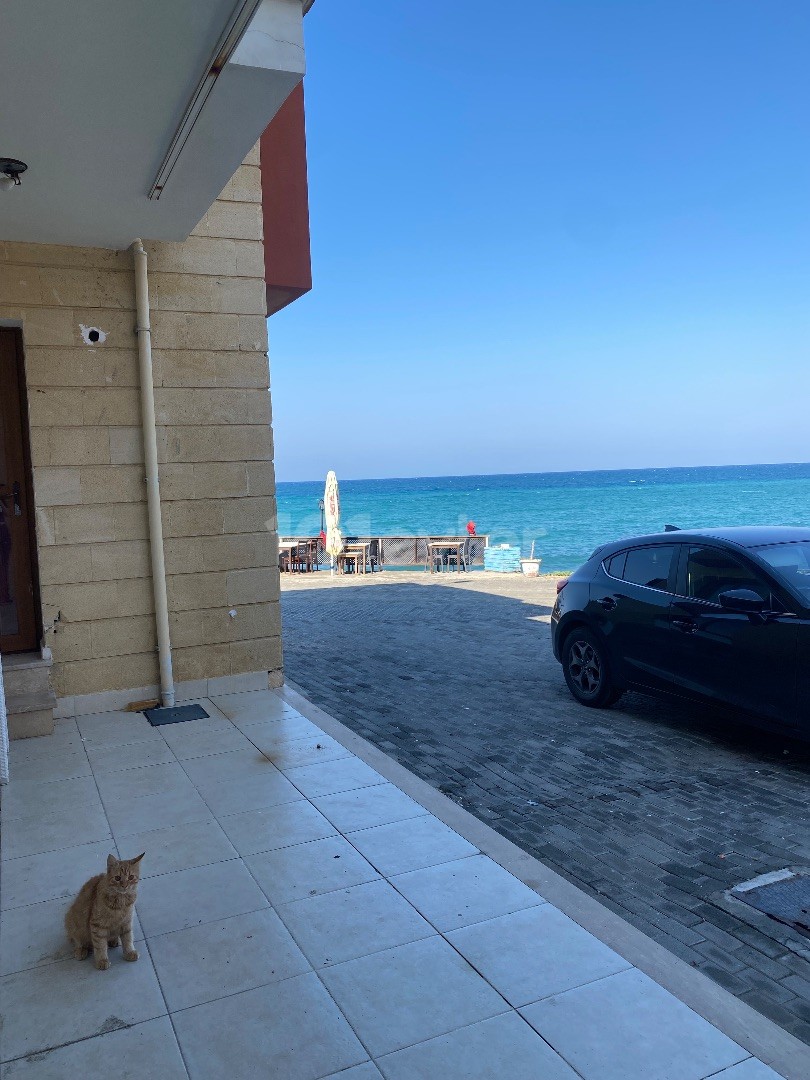 Furnished 3+1 in Karakum, close to Girne Univercity next to the sea ! tv will be bought