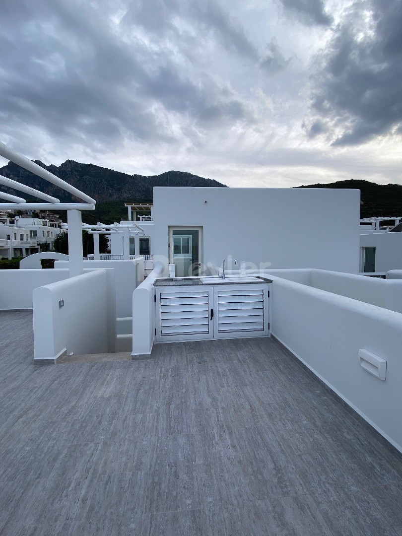 WIEDERVERKAUFSMÖGLICHKEIT IN SONDERPROJEKT! ✔️private Dachterrasse, eigenes Bad, Pool- und Meerblick