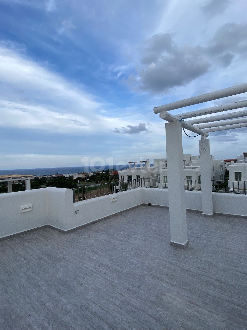 WIEDERVERKAUFSMÖGLICHKEIT IN SONDERPROJEKT! ✔️private Dachterrasse, eigenes Bad, Pool- und Meerblick