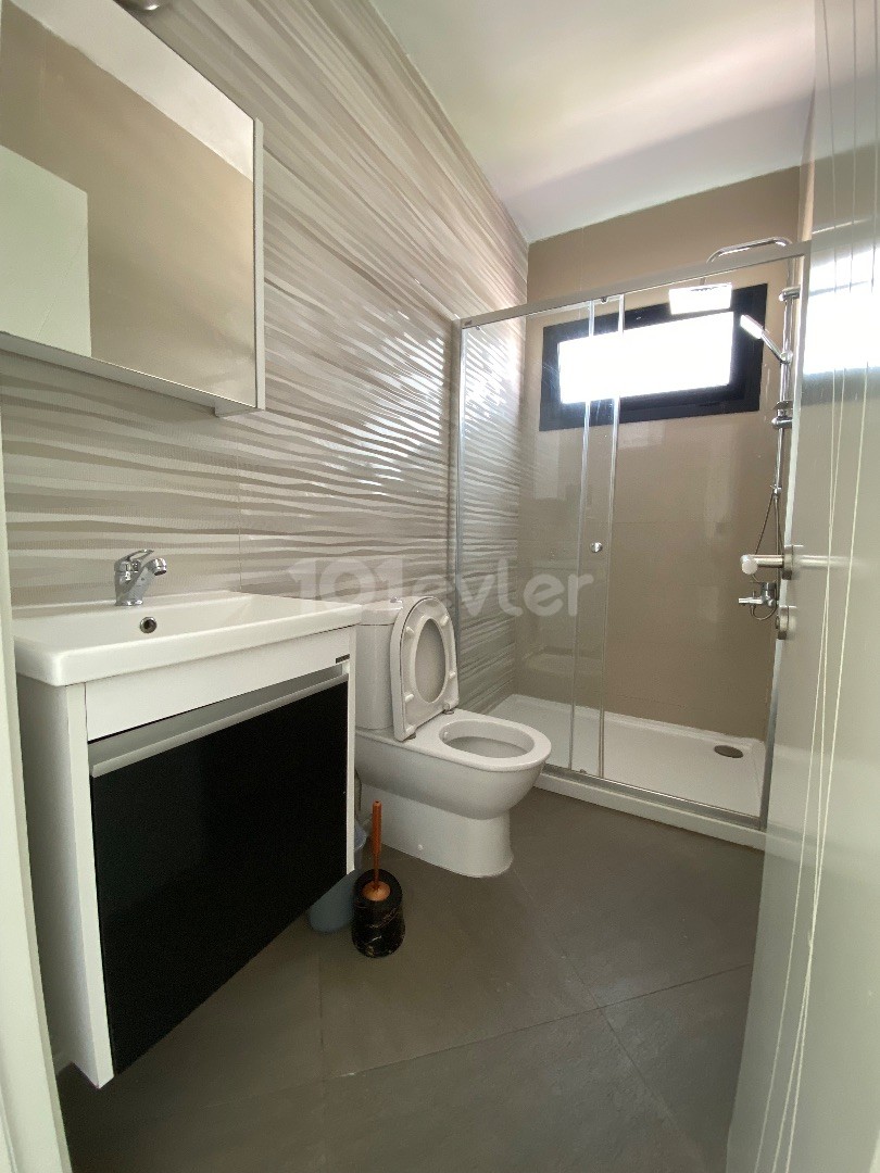 2+1 FLAT IN GIRNE CENTER WITH EN SUIT BEDROOM