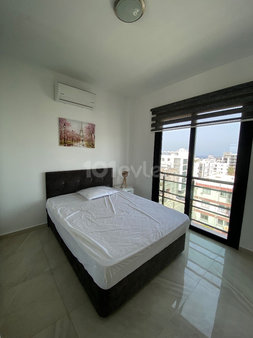 2+1 WOHNUNG MIT HAUPTBADEZIMMER IM KYRENIA CENTER