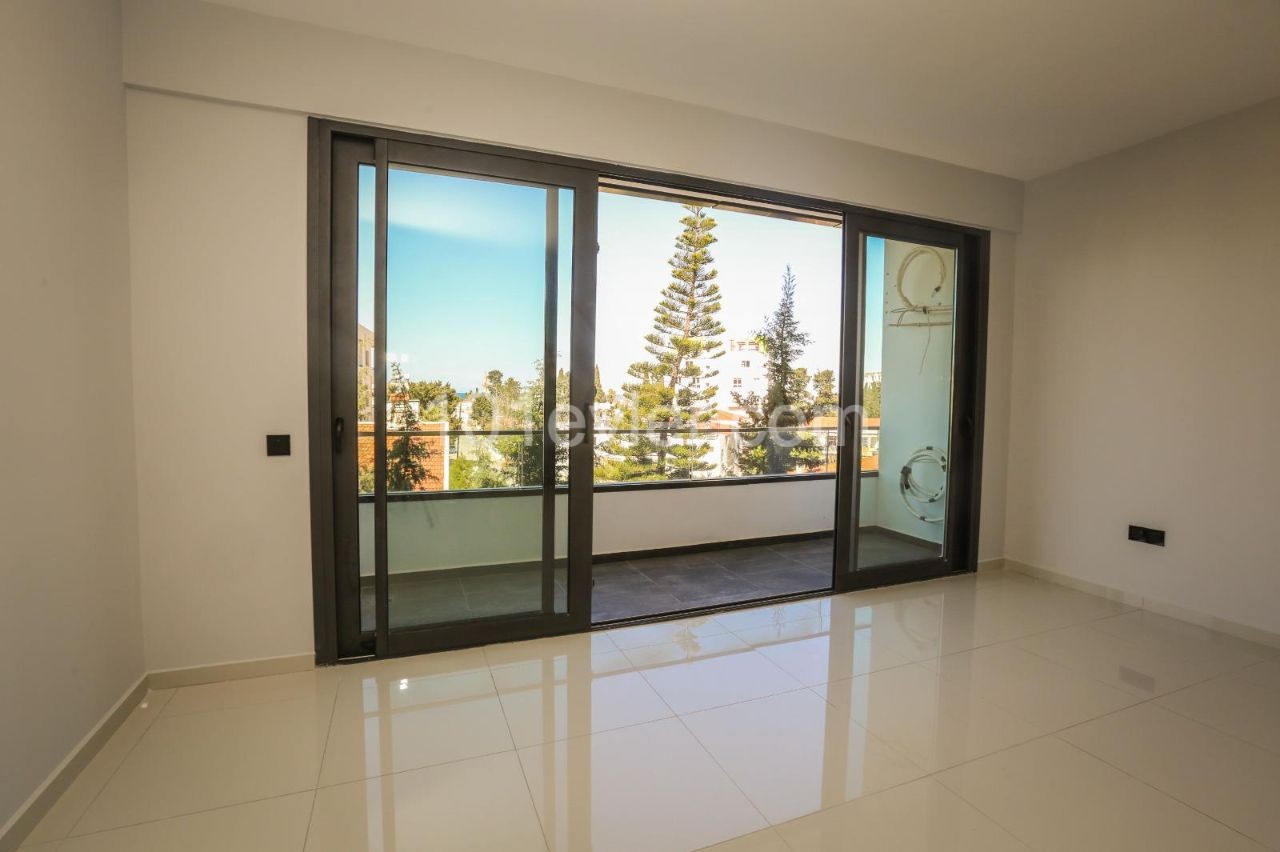 Flat For Sale in Aşağı Girne, Kyrenia