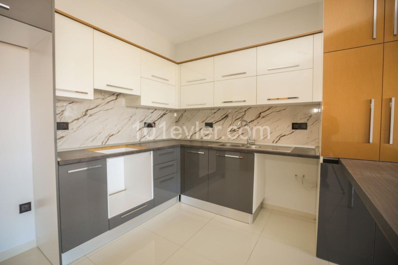 Flat For Sale in Aşağı Girne, Kyrenia