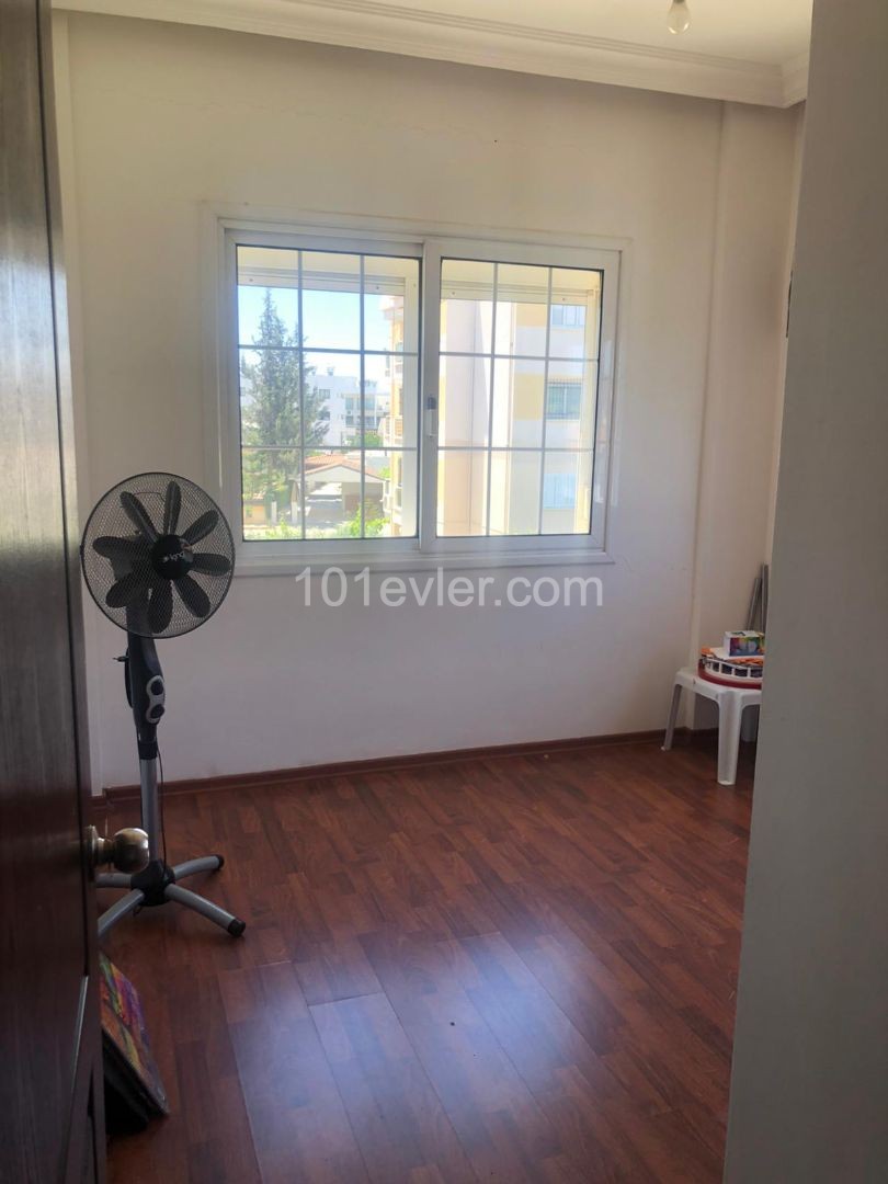 LEFKOŞA METEHAN'DA SATILIK EŞYALI DAİRE