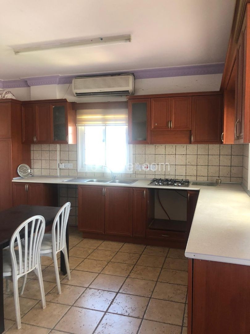 LEFKOŞA METEHAN'DA SATILIK EŞYALI DAİRE