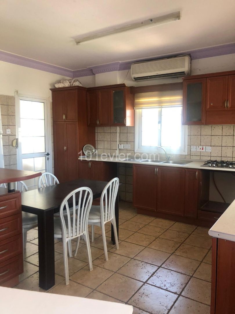 LEFKOŞA METEHAN'DA SATILIK EŞYALI DAİRE