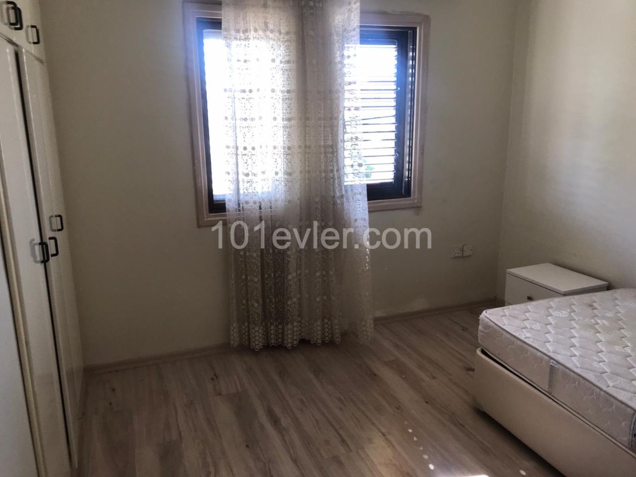 WOHNUNG ZU VERKAUFEN IN NIKOSIA / YENISEHIR ** 