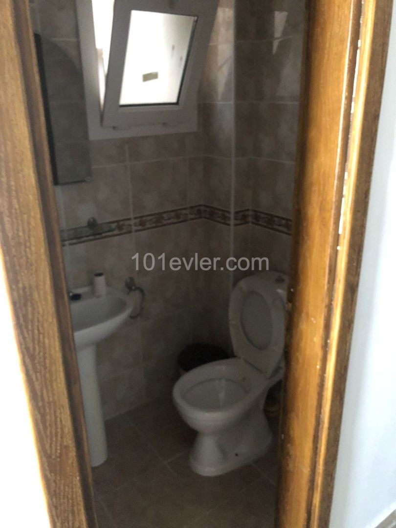 Flat To Rent in Aşağı Girne, Kyrenia