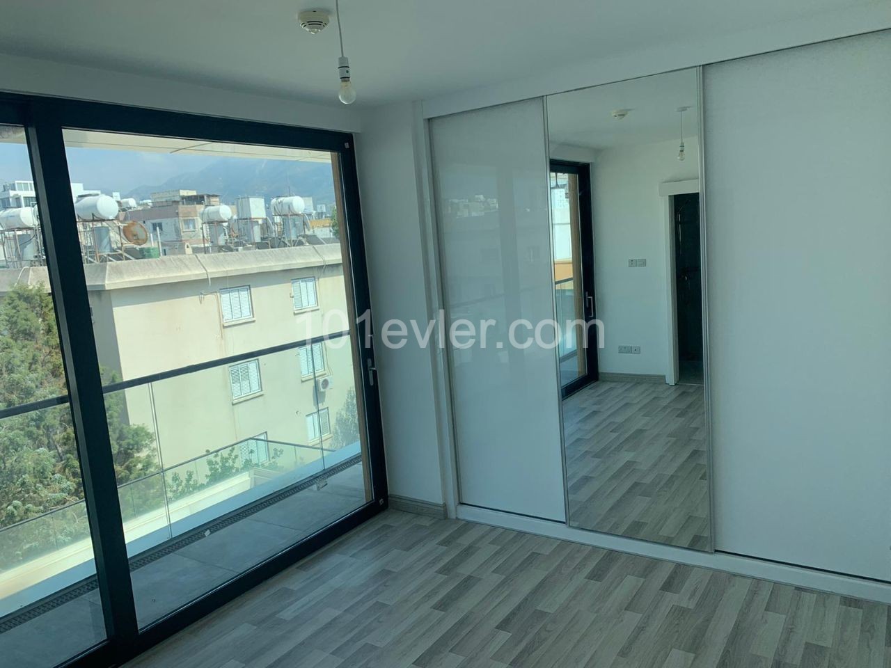 Flat To Rent in Aşağı Girne, Kyrenia