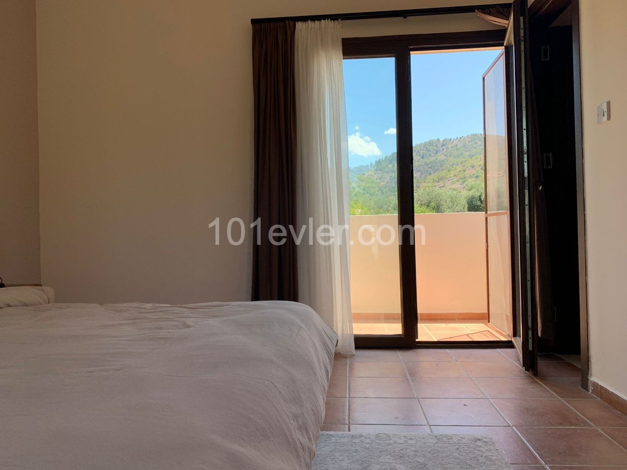 Villa To Rent in Karşıyaka, Kyrenia