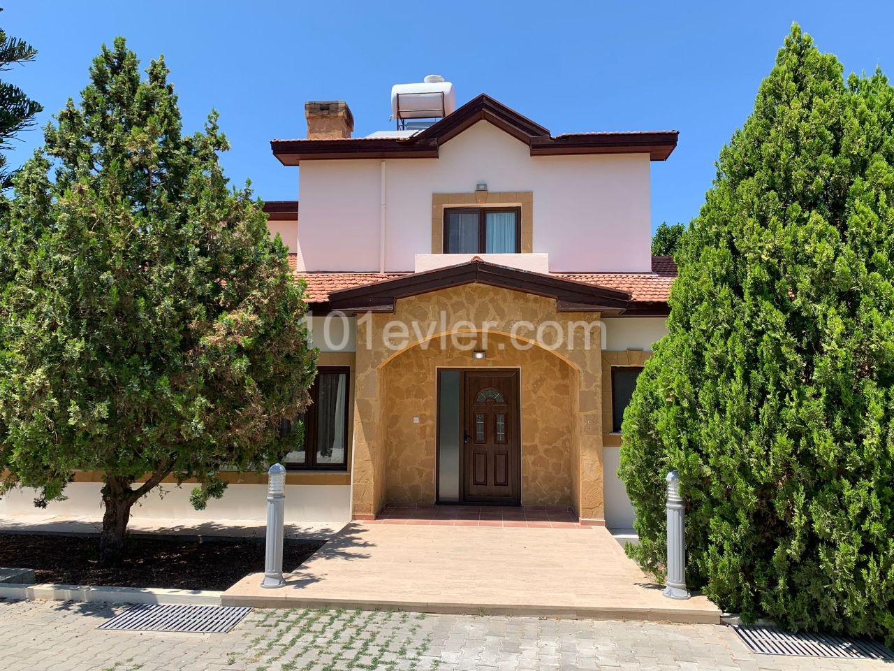 Villa To Rent in Karşıyaka, Kyrenia