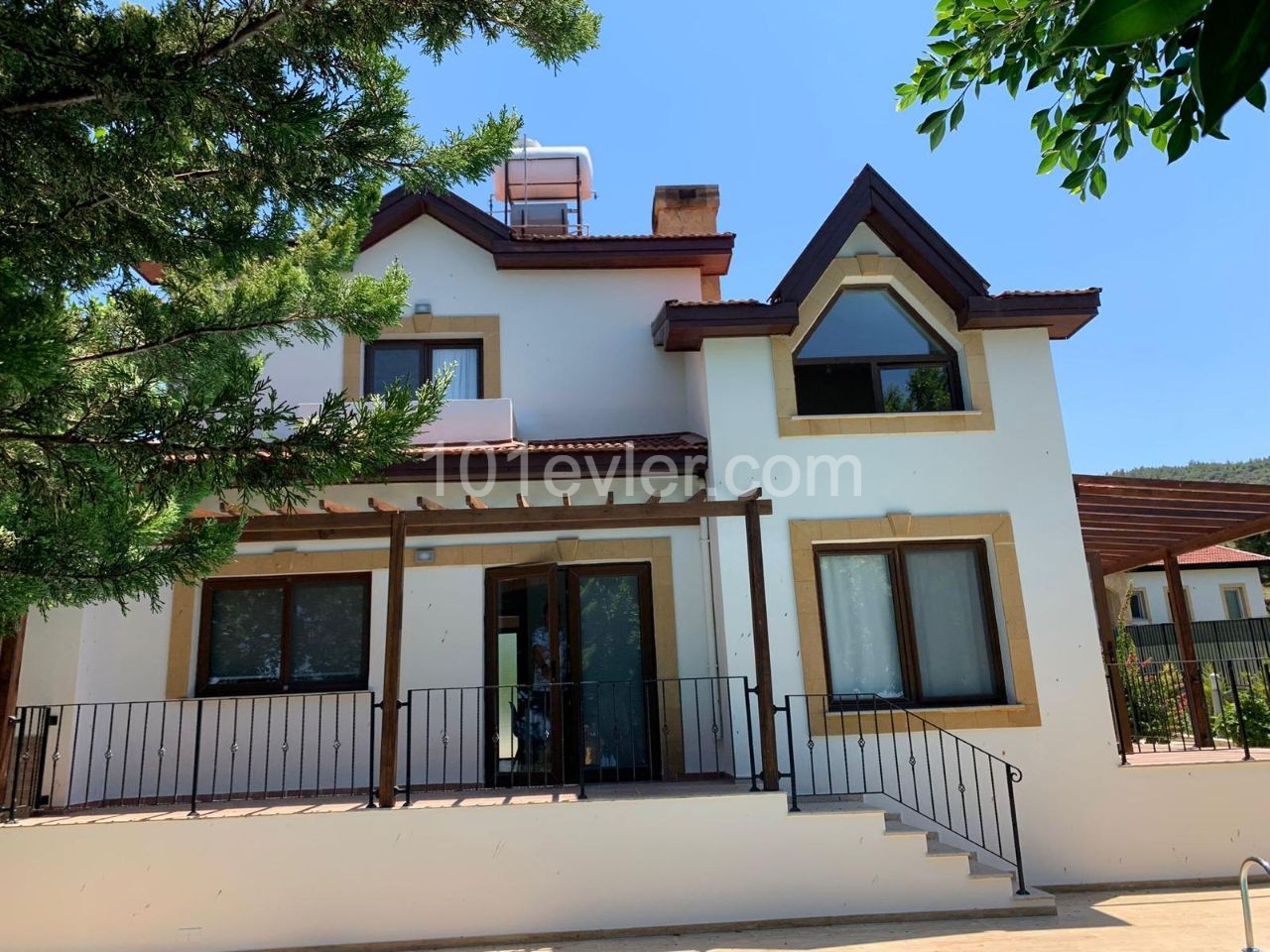 Villa To Rent in Karşıyaka, Kyrenia