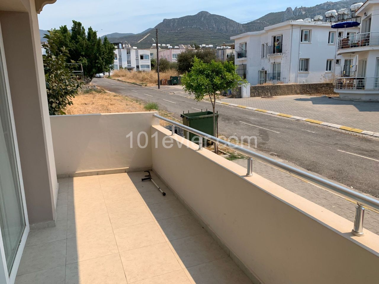 Flat To Rent in Zeytinlik, Kyrenia