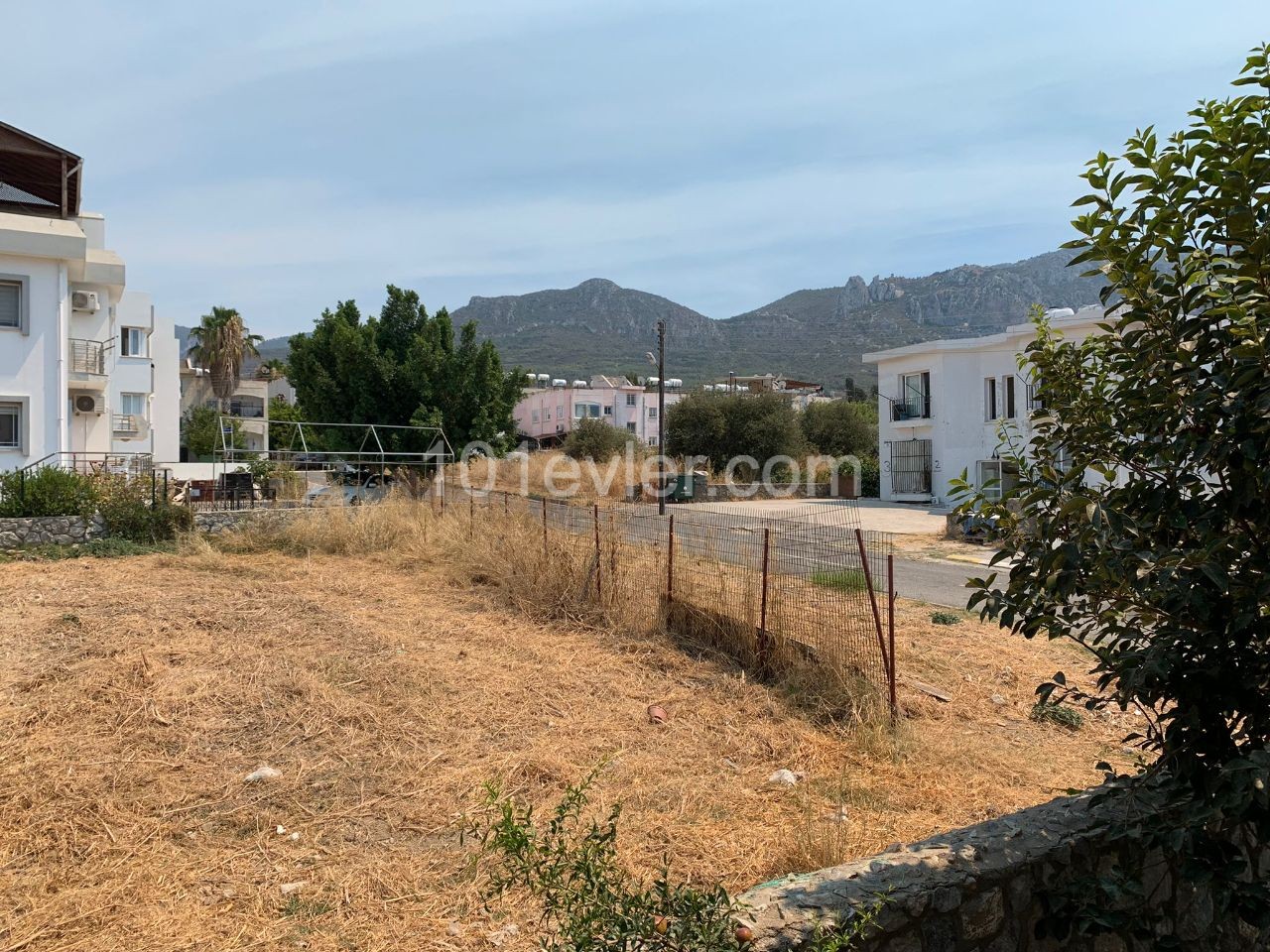 Flat To Rent in Zeytinlik, Kyrenia