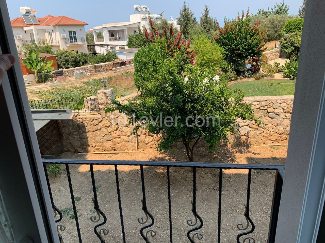 Flat To Rent in Zeytinlik, Kyrenia