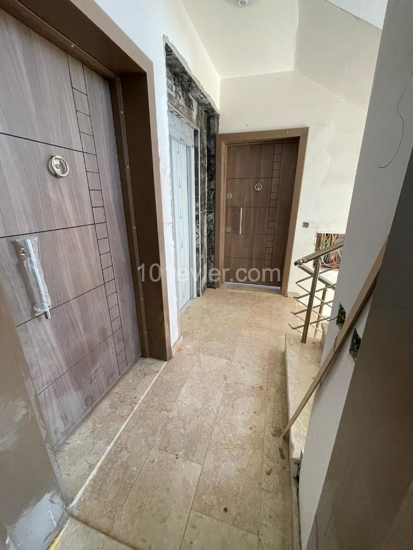 2+1 WOHNUNG ZU VERKAUFEN IN NIKOSIA/YENISEHIR ** 