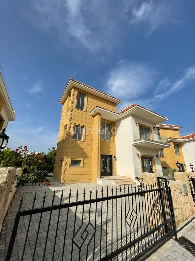 VILLAS FOR SALE IN KYRENIA/ALSANCAK ** 