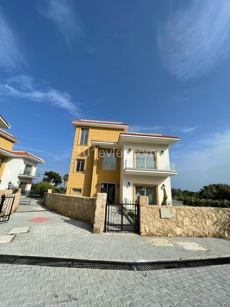 VILLAS FOR SALE IN KYRENIA/ALSANCAK ** 