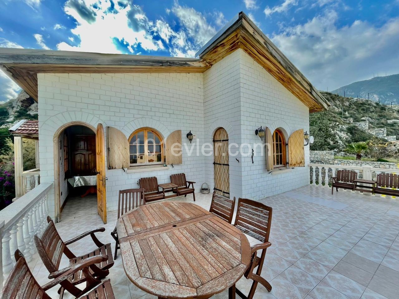 MAGNIFICENT VIEW VILLA FOR SALE IN KYRENIA/LAPTA ** 