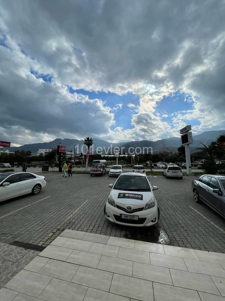 GIRNE/ALSANCAK LEMAR KARŞISI ANAYOL ÜZERİ KİRALIK DÜKKAN