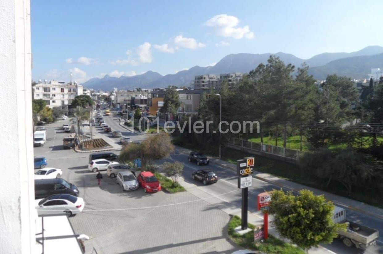 3+1 FLAT FOR SALE IN KYRENIA CENTER ** 