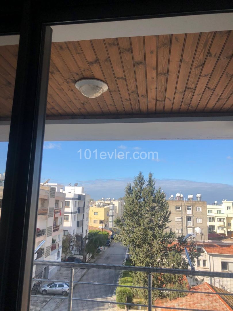 2+1 WOHNUNG ZU VERKAUFEN IN NIKOSIA/MARMARA ** 