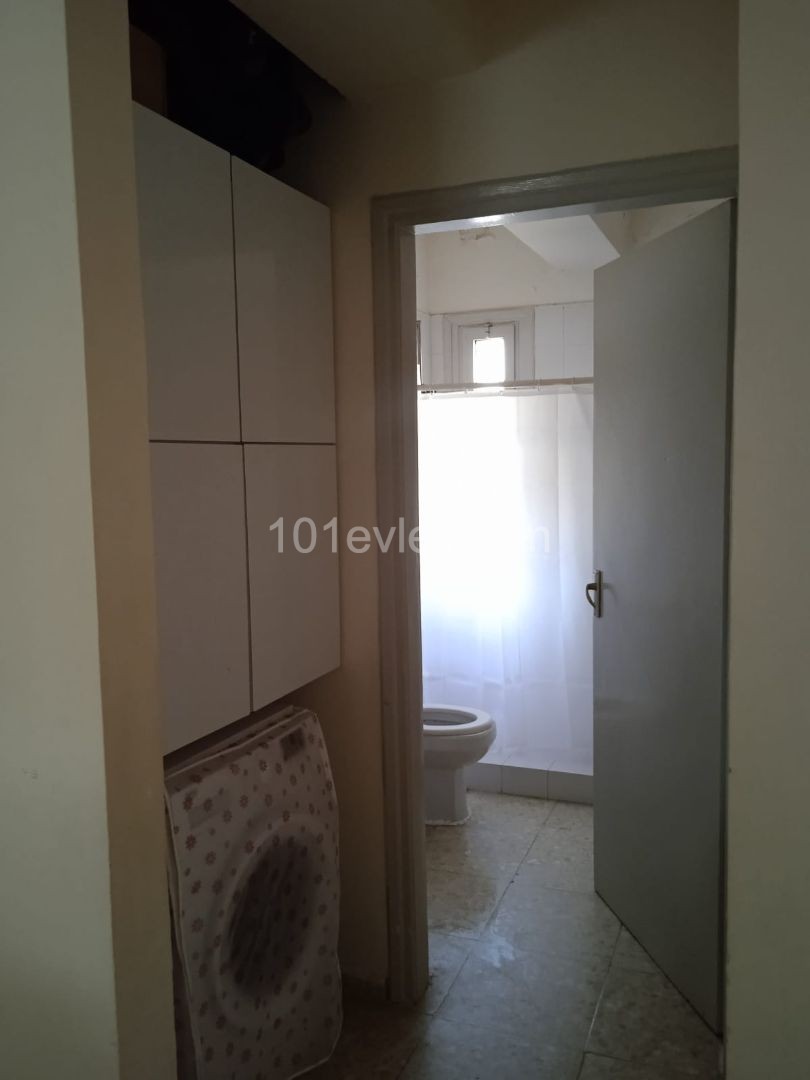 2+1 FLAT FOR SALE NEAR KYRENIA LORD PALACE ** 