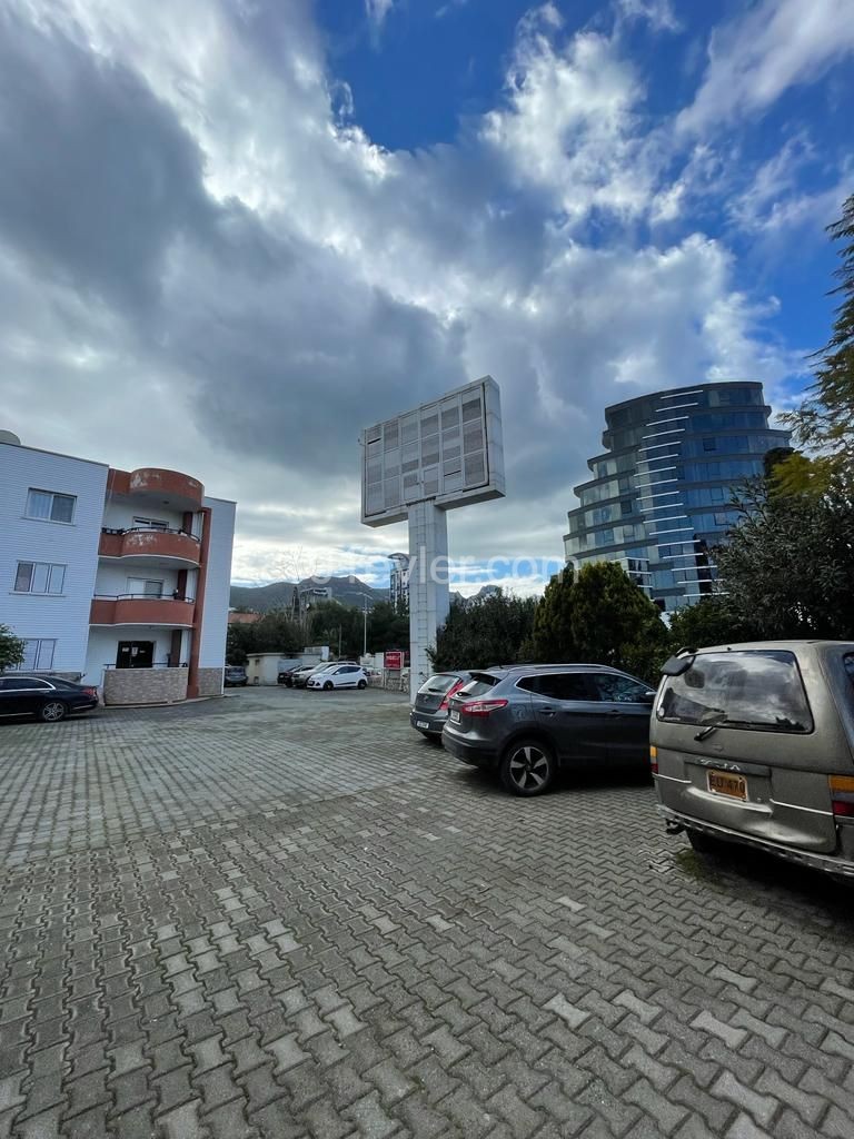 Flat For Sale in Aşağı Girne, Kyrenia