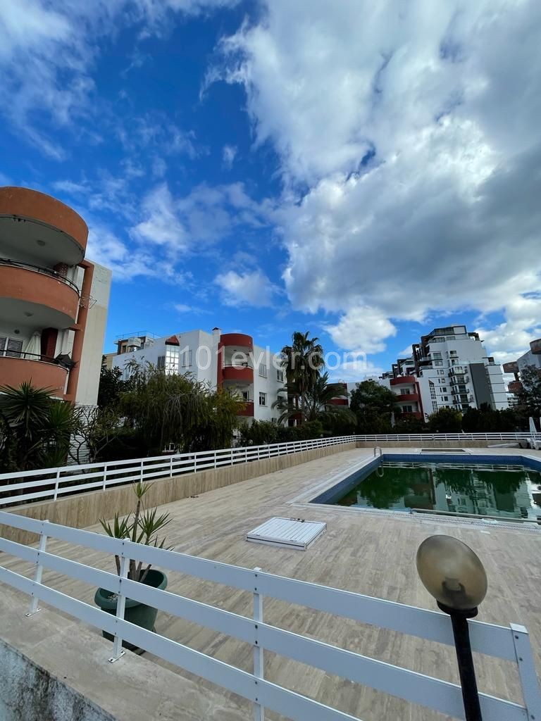 Flat For Sale in Aşağı Girne, Kyrenia