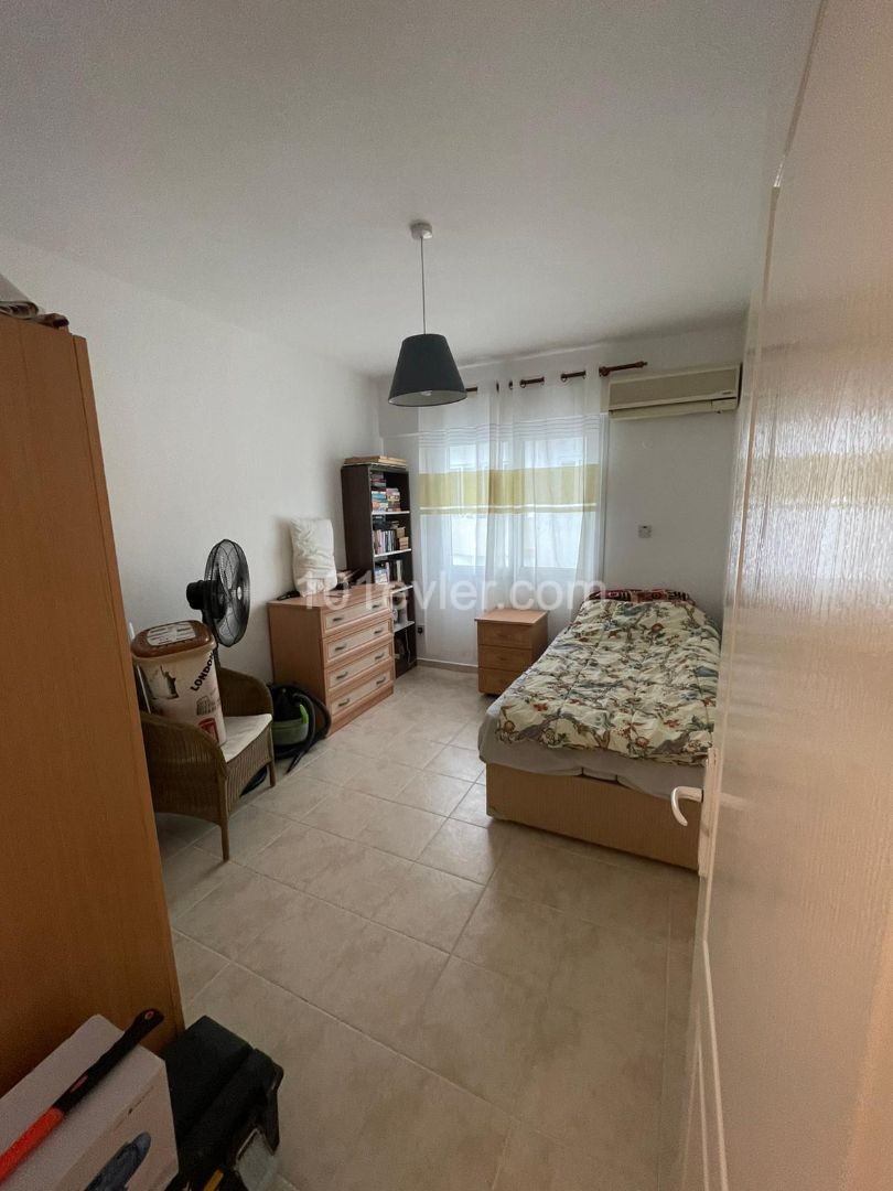 GİRNE DENİZ PLAZA ARKASINDA SATILIK 3+1 EŞYALI DAİRE