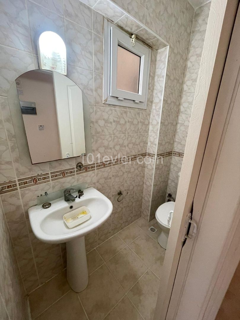 Flat For Sale in Aşağı Girne, Kyrenia