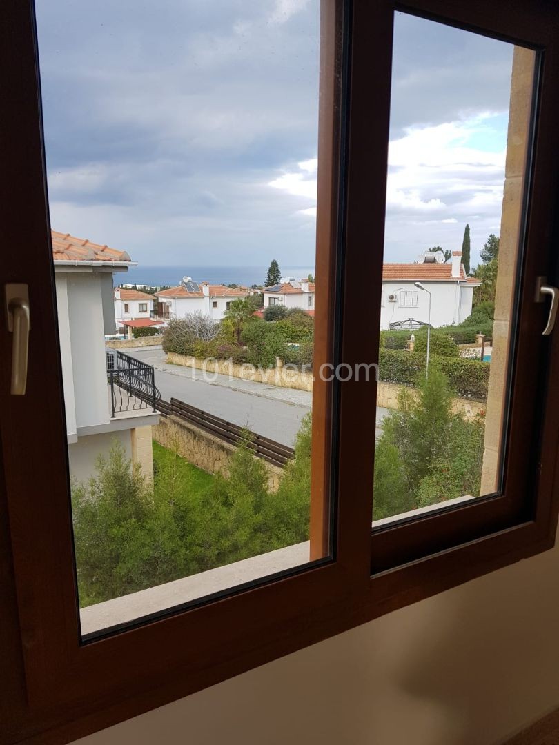 3+1 VILLA MIT POOL ZUR MIETE IN KYRENIA CHATALKÖY ** 