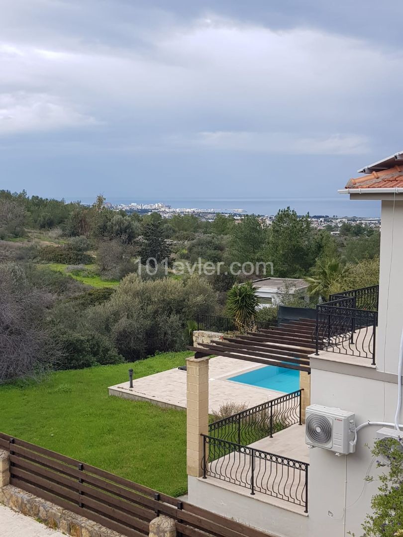 3+1 VILLA MIT POOL ZUR MIETE IN KYRENIA CHATALKÖY ** 