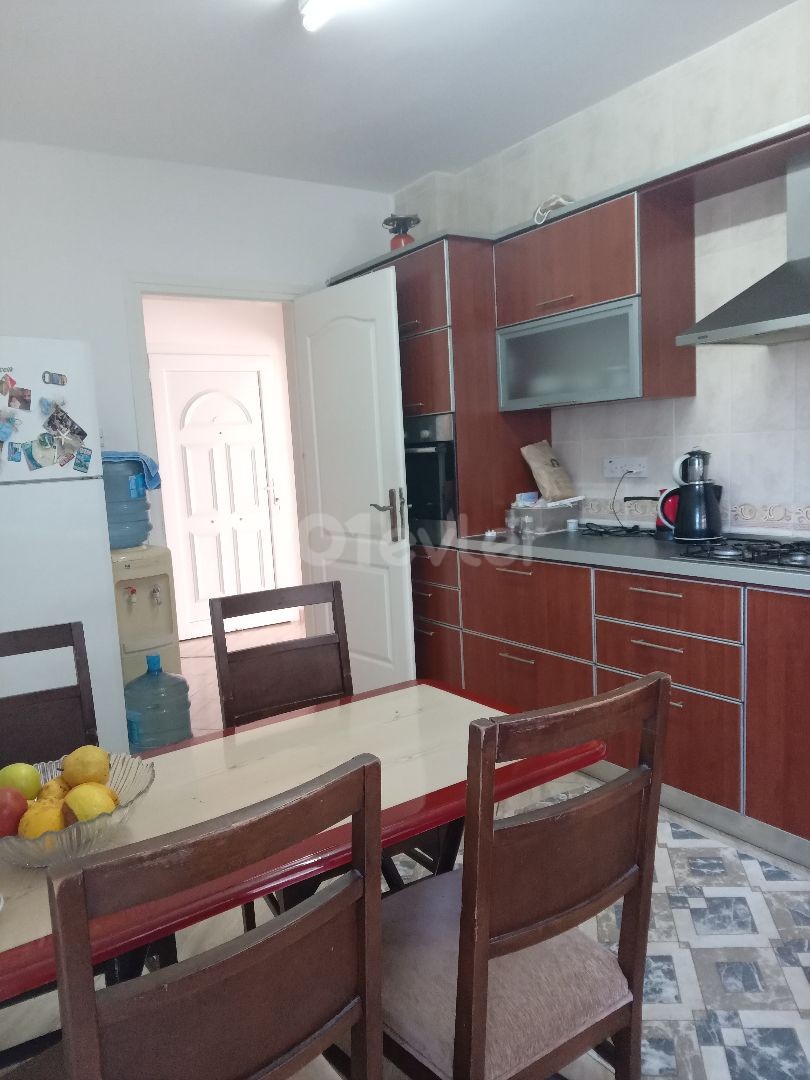 GİRNE MERKEZ MR.POUND ARKASI CİVARI SATILIK 3+1 DAİRE