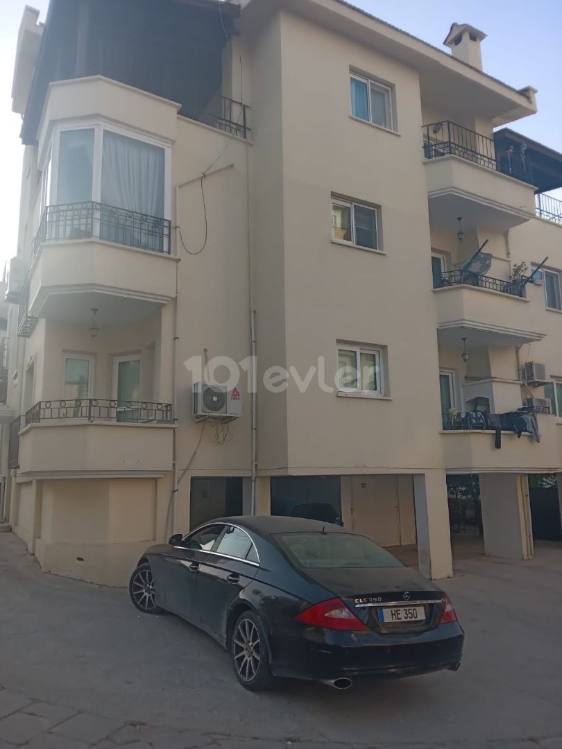 GİRNE NUSMAR MARKET YAKININDA SATILIK 3+1 DAİRE