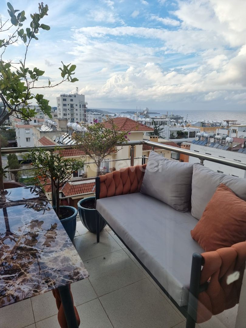 GİRNE KAŞGAR BÖLGESİNDE SATILIK MUHTEŞEM MANZARALI PENTHOUSE