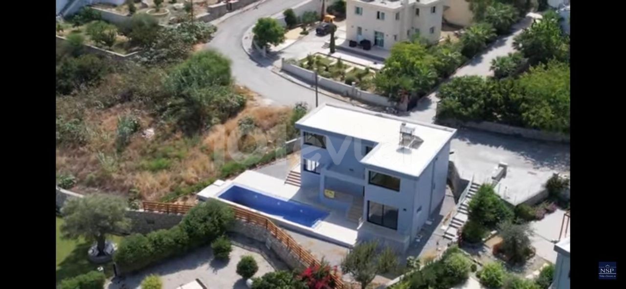 4+1 VILLA MIT POOL IN KYRENIA/OZANKÖY ZU VERKAUFEN ** 