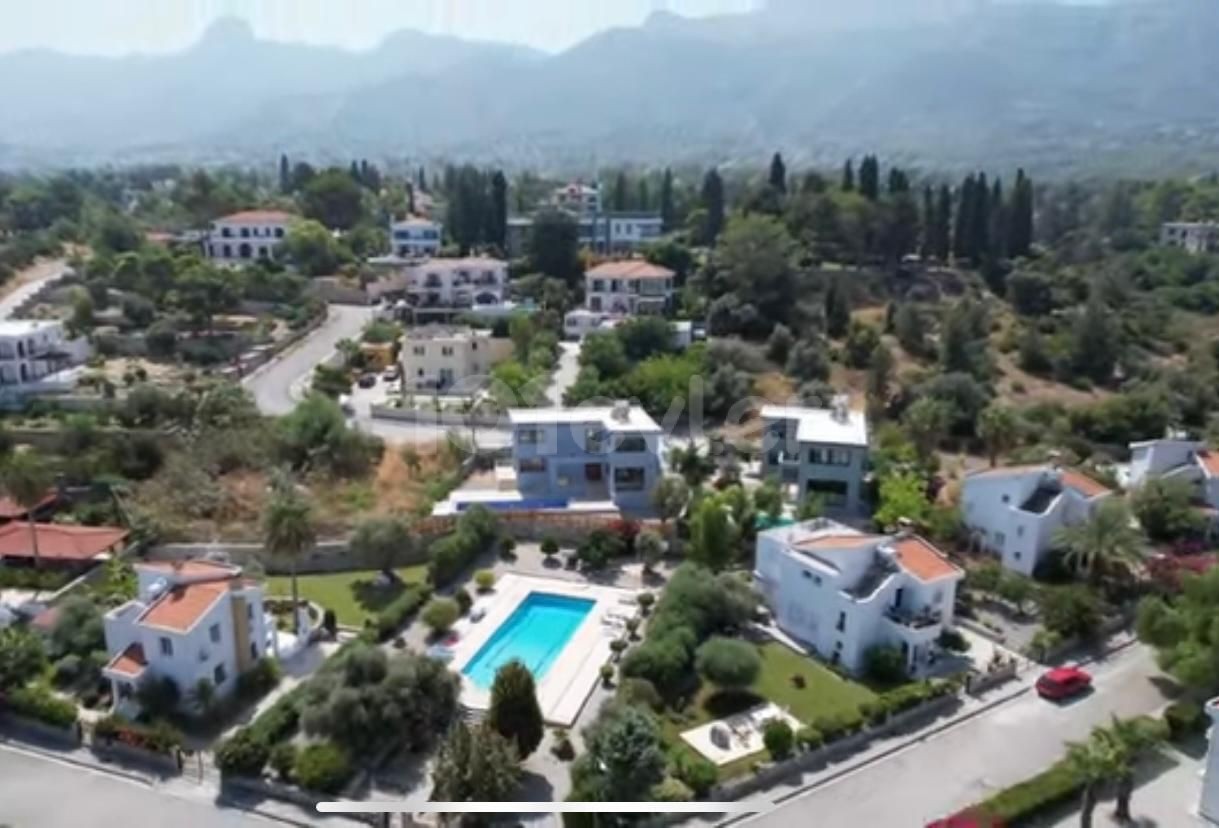 4+1 VILLA MIT POOL IN KYRENIA/OZANKÖY ZU VERKAUFEN ** 