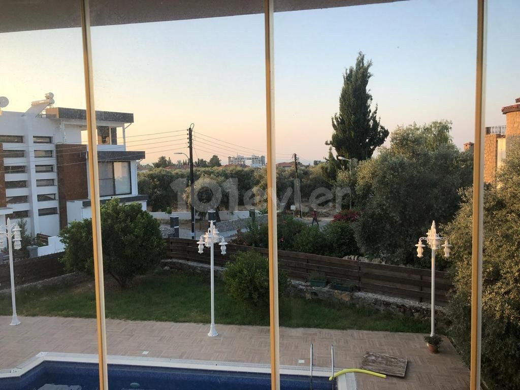 GİRNE ÇATALKÖY CRATOS HOTEL YAKINI SATILIK VİLLA