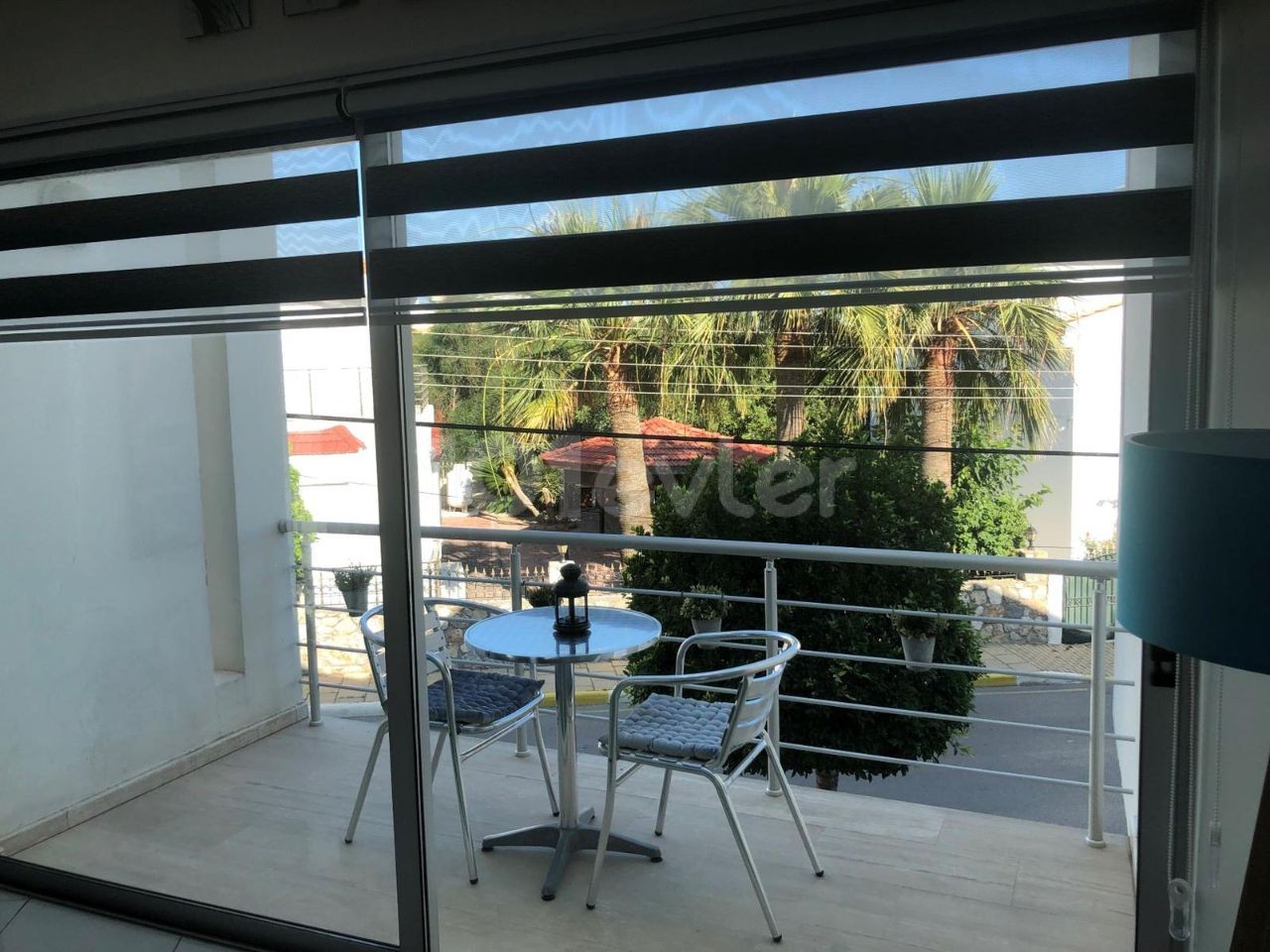 1 + 1 DUPLEX-WOHNUNG ZUM VERKAUF IN KYRENIA/KARAOGLANOGLU ** 