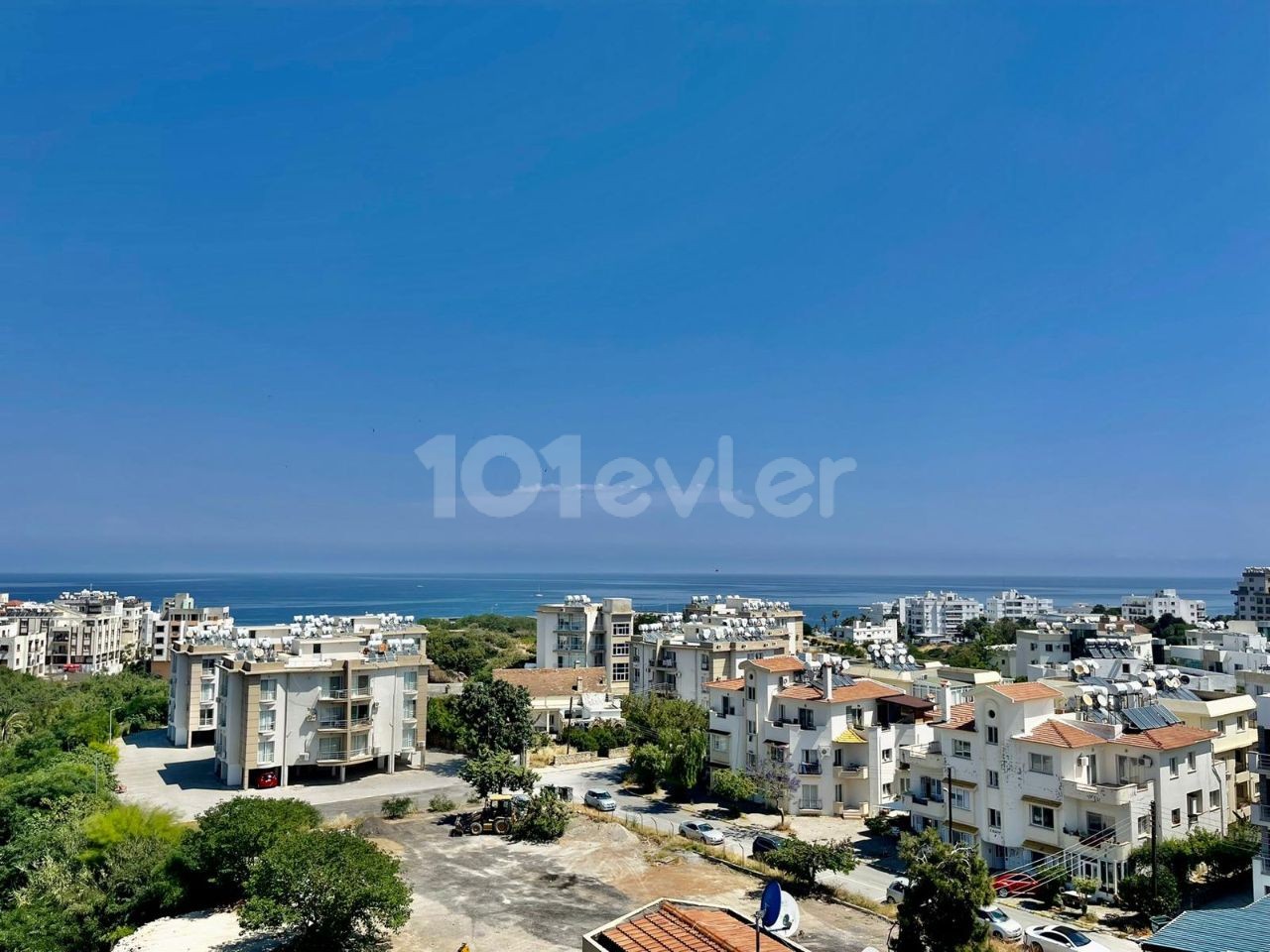 3+1 FULLY FURNISHED PENTHOUSE FOR RENT OPPOSITE KYRENIA PARK SHOPPING MALL ** 