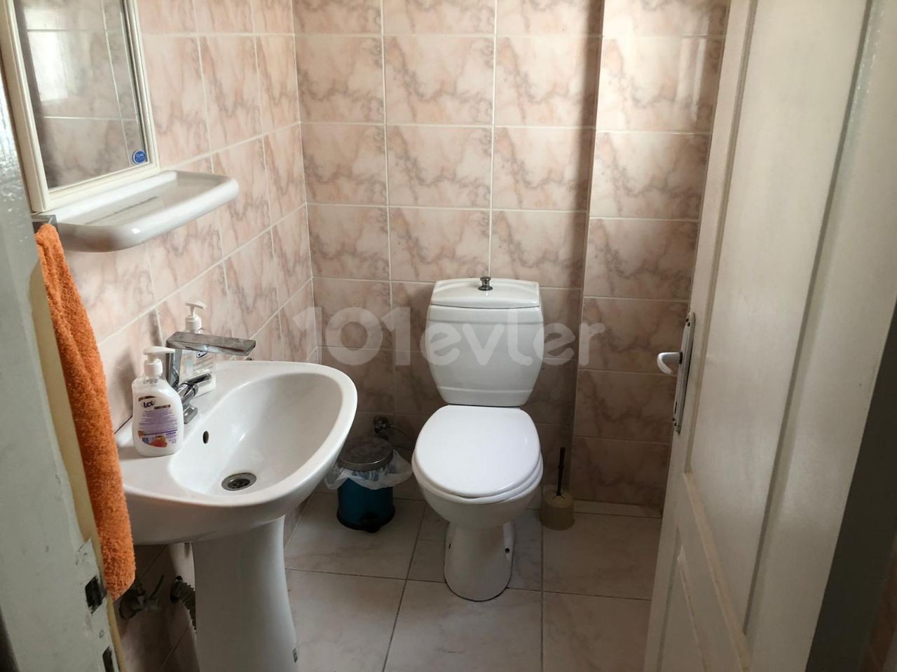 WOHNUNG ZU VERKAUFEN IN KYRENIA/OLIVENHAIN ** 