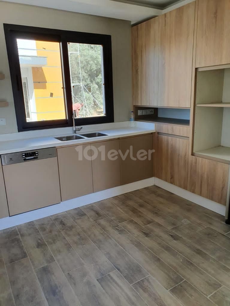 DUPLEX-VILLA ZUM VERKAUF IN KYRENIA/OZANKÖY ** 