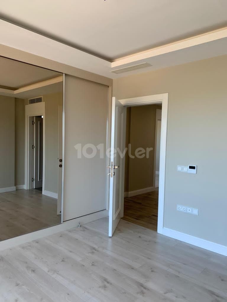 DUPLEX-VILLA ZUM VERKAUF IN KYRENIA/OZANKÖY ** 