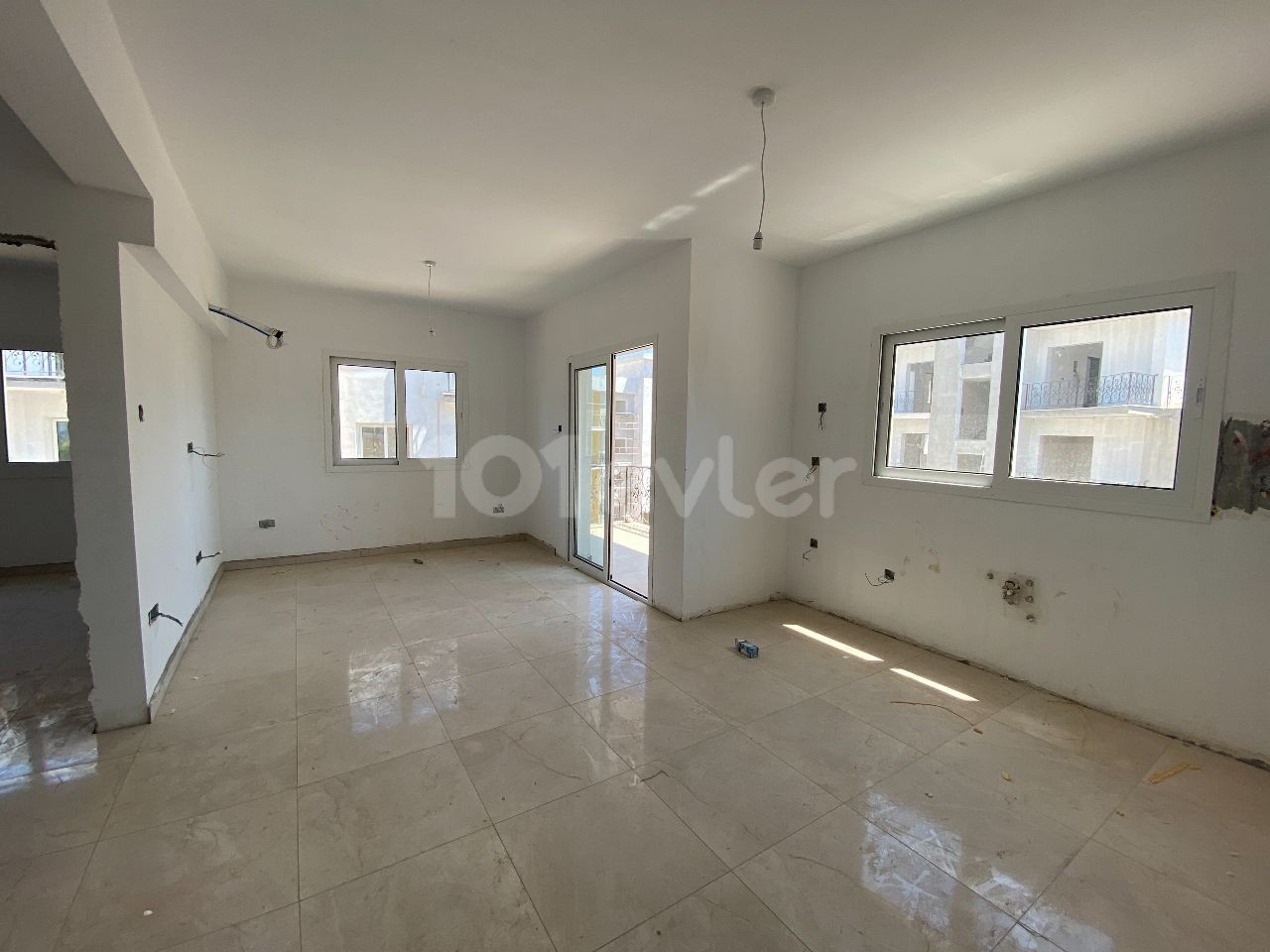 FOR SALE IN KYRENIA/ALSANCAK 1+1/2+1 APARTMENTS ** 